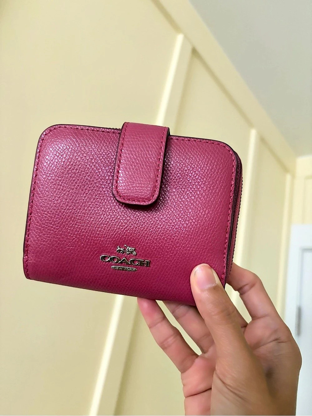 Coach Medium Corner Zip Wallet